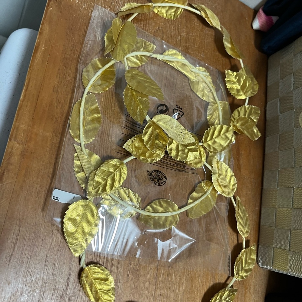 3 Gold Leaf Laurels